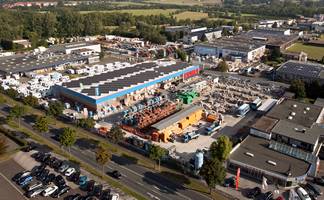 Panoramabild: Der Happe Baustoffmarkt in Paderborn von oben.